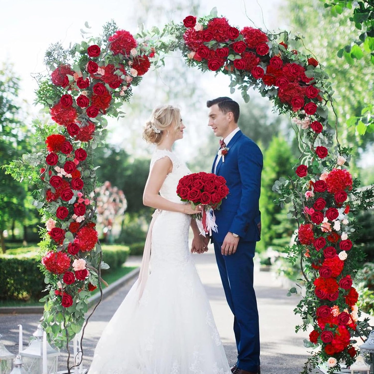 BLEUM CADE 50 Pcs Red Roses Artificial Flowers, Real Touch Velvet Roses Fake Flowers Bulk, Artificial Roses Bouquet with Long Stems Bridal DIY Wedding Party Centerpiece Decorations